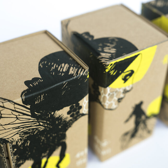 Caja del artista Mateo Andrea, proyecto Creative Honey